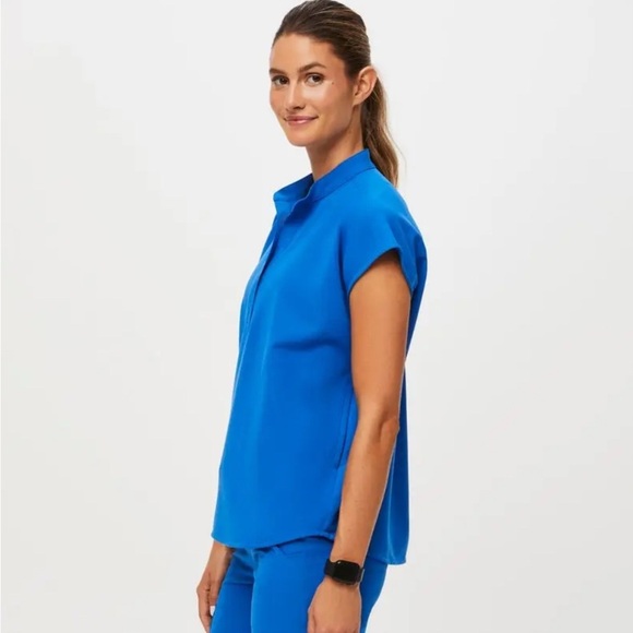 Figs Rafaela Oversized Scrub Top with Blue Mandarin Collar Cap Sleeve Blouse - Picture 2 of 11